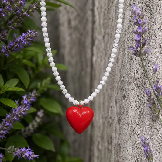 Collar Piedra Howlita Corazón